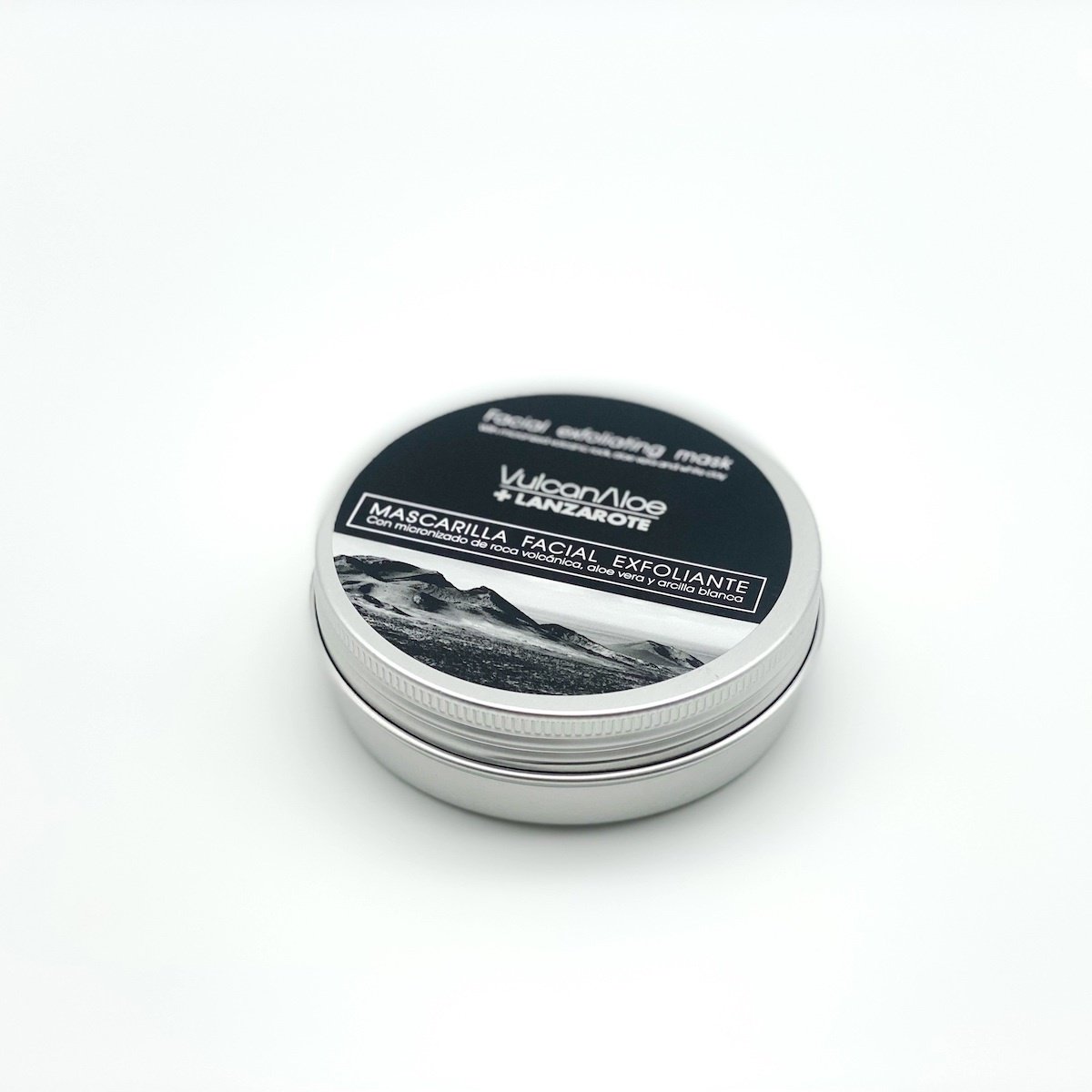 vulkano-pelenu-sveitiklis-veido-odai.jpg ŠVEIČIAMOJI VEIDO KAUKĖ SU ALAVIJUMI IR VULKANINIAIS PELENAIS - Image 1